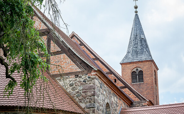 Kirchturm der Dorfkirche Buckau, Foto: Jedrzej Marzecki