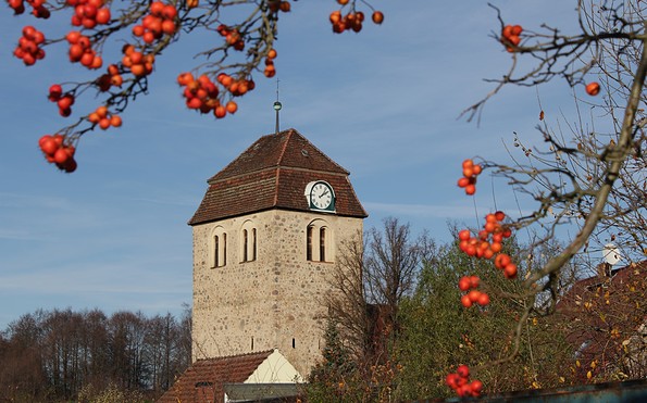 Blick vom Handwerkerhof auf die Dorfkirche Görzke, Foto: Bansen/Wittig
