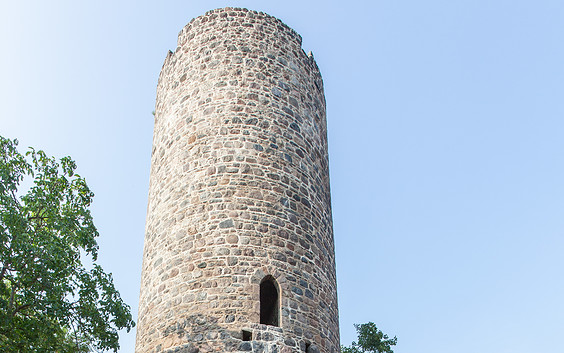 Bergfried Burg Loburg, Foto: Jedrzej Marzecki
