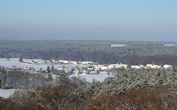 Winterlicher Blick vom Bergfried auf Raben, Foto: Bansen/Wittig