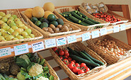 Frisches Gemüse im Hofladen, Foto: Bansen/Wittig