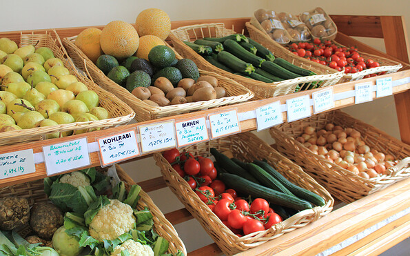Frisches Gemüse im Hofladen, Foto: Bansen/Wittig