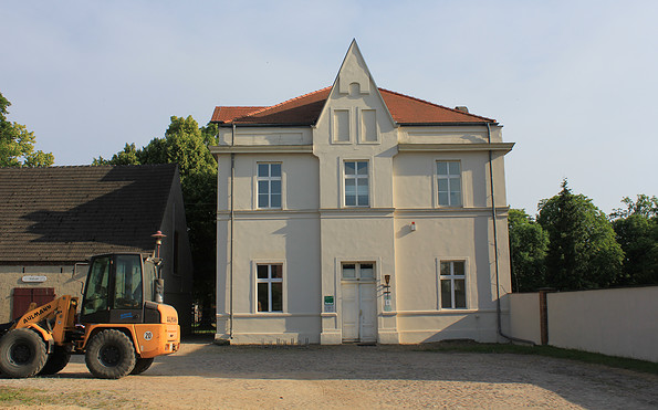 Saniertes Verwaltungsgebäude Gutshof Glien, Foto: Bansen/Wittig