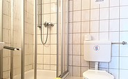 Beispiel Bad im Doppelzimmer mit Dusche und WC, Foto:  Ulrike Haselbauer, Lizenz: Tourismusverband Lausitzer Seenland e.V.