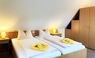 Apartment mit Doppelbett , Foto:  Ulrike Haselbauer, Lizenz: Tourismusverband Lausitzer Seenland e.V.
