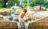 Spielspass auf dem Wasserspielplatz im Eliaspark, Foto: Andreas Franke, Lizenz: CMT Cottbus