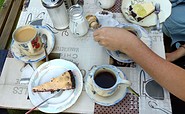 Kaffee und Kuchen in der Albertine, Foto: Antje Tischer , Lizenz: Tourismusverband Fläming e.V.