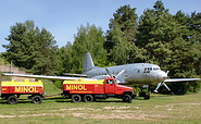 Luftfahrtmuseum Finowfurt - Tankfahrzeug Typ G5 vor einer IL-14, Foto: Birk Polten, Lizenz: Birk Polten