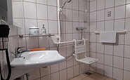 Shower with seating , Foto: Georg Bartsch, Lizenz: Seyffarth-Bartsch GbR