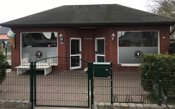 Eismanufaktur Prinzeneis von außen in Neuenhagen, Foto: Seenland Oder-Spree / Angeline Piesche