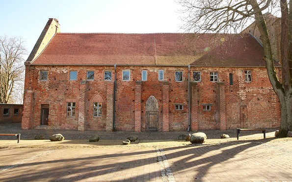 Klostergebäude Außenansicht, Foto: Uwe Halling, Lizenz: Amt Gransee und Gemeinden