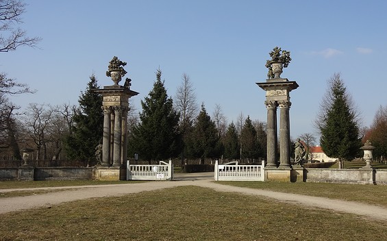Gartenportal , Foto: Frau Hoffmann , Lizenz: Stadt Rheinsberg