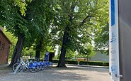 Ladesäule für e-Bikes am Bahnhof Beelitz, Foto: Susan Gutperl, Lizenz: Tourismusverband Fläming e.V.