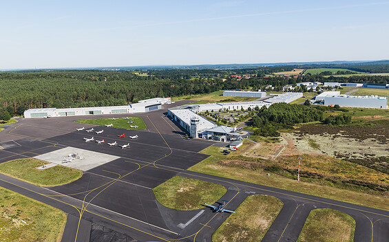 Flugplatz Schönhagen Luftbild, Foto: F. Spitzenberg, Lizenz: Flugplatzgesellschaft Schönhagen mbH