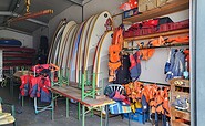 Rental of SUP boards and high-visibility waistcoats, Foto: Denise Haynert, Lizenz: Tourismusverband lausitzer Seenland e.V.