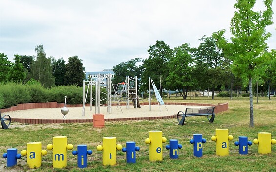 small climbing frame in family park, Foto: Charis Soika, Lizenz: Tourismusverband Lausitzer Seenland e.V.