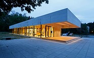 Visitor Center UNESCO World Heritage Bauhaus in Bernau at night, Foto: Jean Molitor