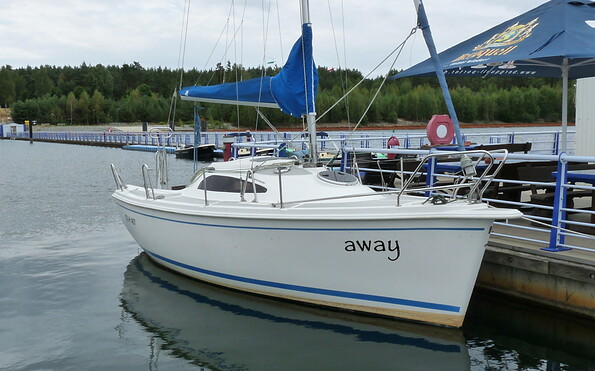 Boot an der Segelschule, Foto: Gregor Kockert, Lizenz: Tourismusverband Lausitzer Seenland e.V.
