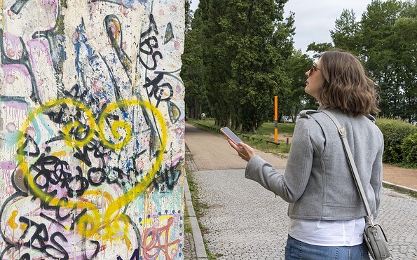 Piece of the Berlin Wall at Villa Schöningen in Potsdam, Foto: Sophie Soike, Lizenz: PMSG Potsdam Marketing und Service GmbH
