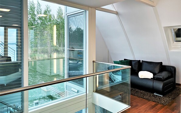 Couch mit Ausblick auf den See Haus 11, Foto: Ulrike Haselbauer, Lizenz: Tourismusverband Lausitzer Seenland e.V.