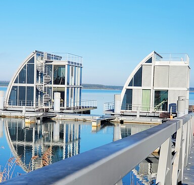 View of the floating houses, Foto: D.Mark, Lizenz: Open Water Resort Lausitz