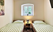 2. Schlafzimmer mit getrennten Betten FeWo 1, Foto: Ulrike Haselbauer, Lizenz: Tourismusverband Lausitzer Seenland e.V.