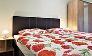 1. Schlafzimmer mit Doppelbett, Foto: Ulrike Haselbauer, Lizenz: Tourismusverband Lausitzer Seenland e.V.