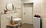 modern bathroom FeWo 2, Foto: Ulrike Haselbauer, Lizenz: Tourismusverband Lausitzer Seenland e.V.