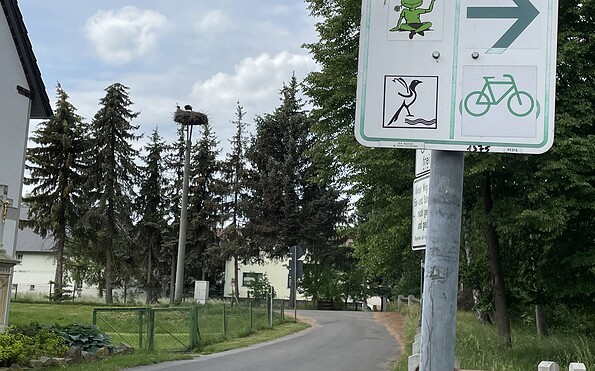 Fahrradwegbeschilderung nahe der Ferienzimmer, Foto: Ulrike Haselbauer, Lizenz: Tourismusverband Lausitzer Seenland e.V.