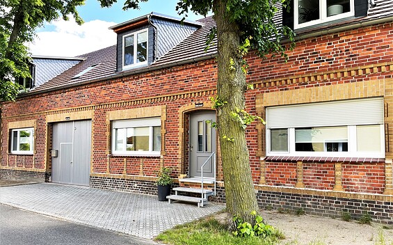 Außenansicht Ferienhauskomplex, Foto: Ulrike Haselbauer, Lizenz: Tourismusverband Lausitzer Seenland e.V.