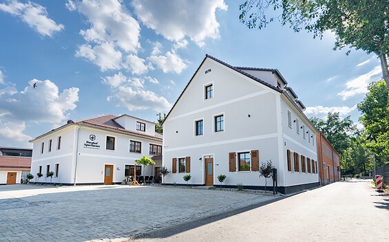 Außenansicht der Burghof Apartments Hoyerswerda, Foto: Nick Jantschke, Lizenz: Burghof Apartments Hoyerswerda