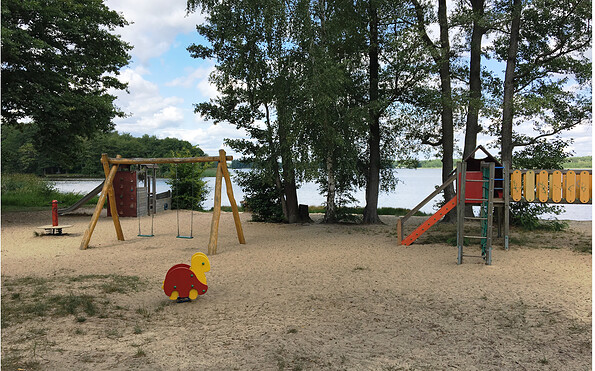 Playground at Lake Pätzer Vordersee, Foto: Juliane Frank, Lizenz: Tourismusverband Dahme-Seenland e.V.