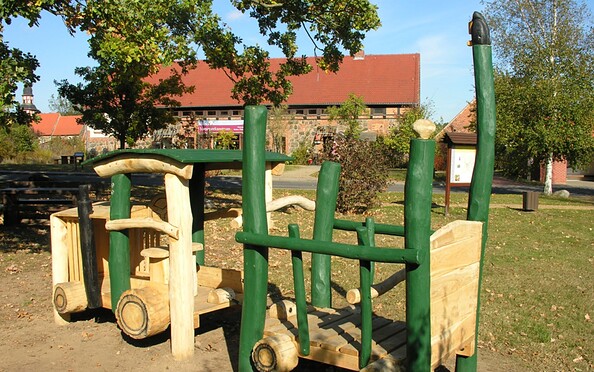 Spielplatz von Raben, Foto: Naturparkarchiv