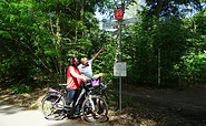 Cyclists at the marked junction, Foto: Dana Klaus, Lizenz: Tourismusverband Dahme-Seenland e.V.