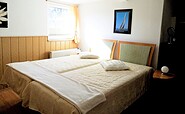 Schlafzimmer mit Doppelbett, Foto: Antje Oegel, Lizenz: Fürstenwalder Tourismusverein e.V.