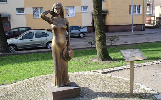 "Käthchen von Heilbronn" statue