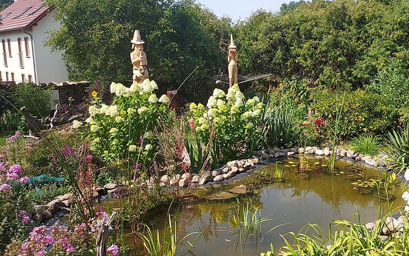 Garden with pond, Foto: Kathrin Schilling, Lizenz: TOR Tourismusverein Eisenhüttenstadt