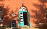 Entrance Monastery Café, Foto: Elisabeth Kluge, Lizenz: Tourist-Information Zehdenick