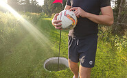 Spieler mit Fussball, Foto: Tilo Hönisch, Lizenz: Fussballgolf Werder