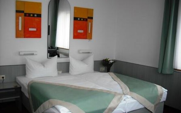 Doppelzimmer, Foto: Hotelinhaber: Joseph Maier, Lizenz: Hotel PORT INN Eichwalde