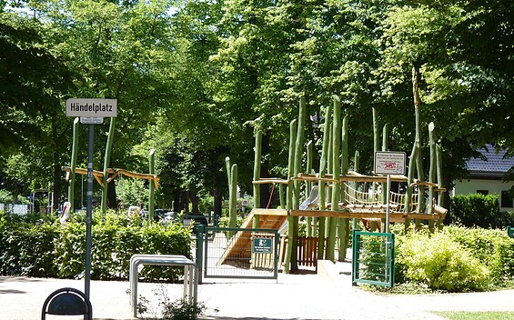 Spielplatz am Händelplatz in Eichwalde, Foto: Petra Förster, Lizenz: Tourismusverband Dahme-Seenland e.V.