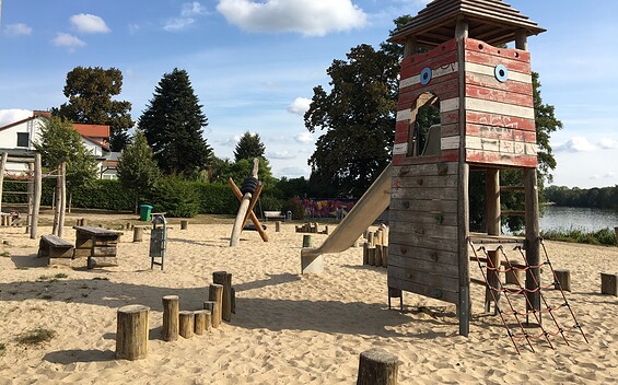 Spielplatz an der Badewiese Playground