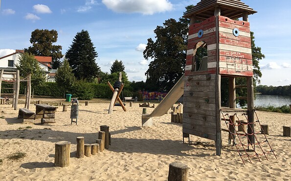 Playground at the Badewiese in Eichwalde, Foto: Petra Förster, Lizenz: Tourismusverband Dahme-Seenland e.V.