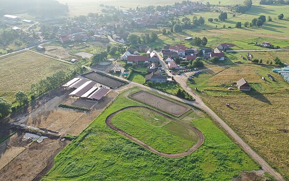 Blick über das Gelände des Reiterhofes, Foto: Reiter- &amp; Erlebnisbauernhof Groß Briesen