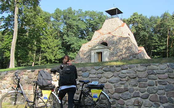 Garzau pyramid, Foto: Sandra Haß, Lizenz: Seenland Oder-Spree