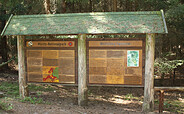 Infotafel Wolfsfanganlage Zwenzow, Foto: Mecklenburgische Kleinseenplatte Touristik GmbH