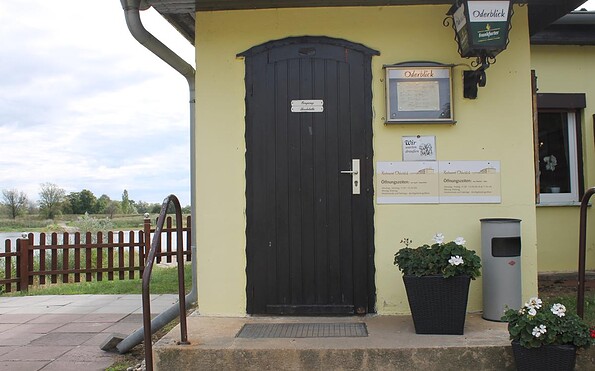 Entrance to the Restaurant Oderblick, Lebus, Foto: Alexandra Pohnke