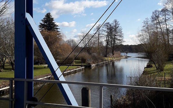 Zugbrücke mit Kanal, Foto: Bettina Unverricht, Lizenz: Stiftung Naturschutzfonds Brandenburg