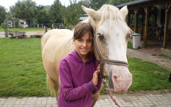 Besucher mit Pferd, Foto: Kinderbauernhof Marienhof, Lizenz: Kinderbauernhof Marienhof
