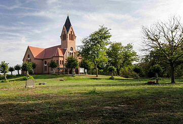 Blick auf die Johanniskirche in Lenzerwische, Foto: Yorck Maecke, Lizenz: TMB-Fotoarchiv